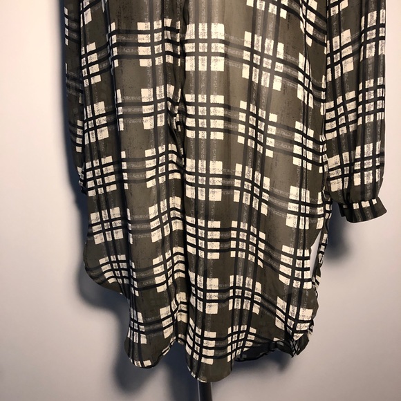 ASTR the Label | High-low button-down | Small - Picture 3 of 6